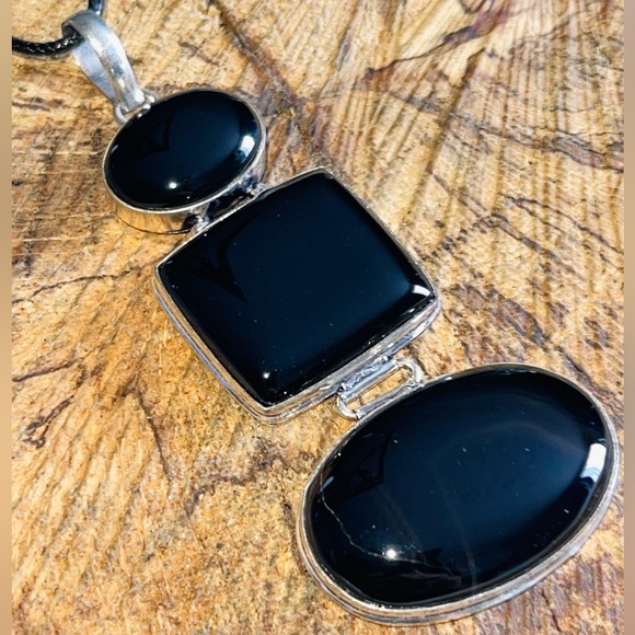 Large Black Onyx Pendant 3 1/2” - Picture 11 of 12